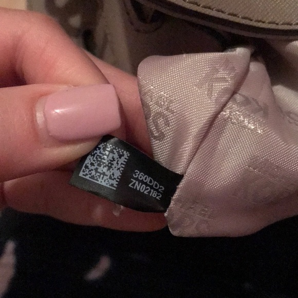 MK purse - Picture 7 of 7